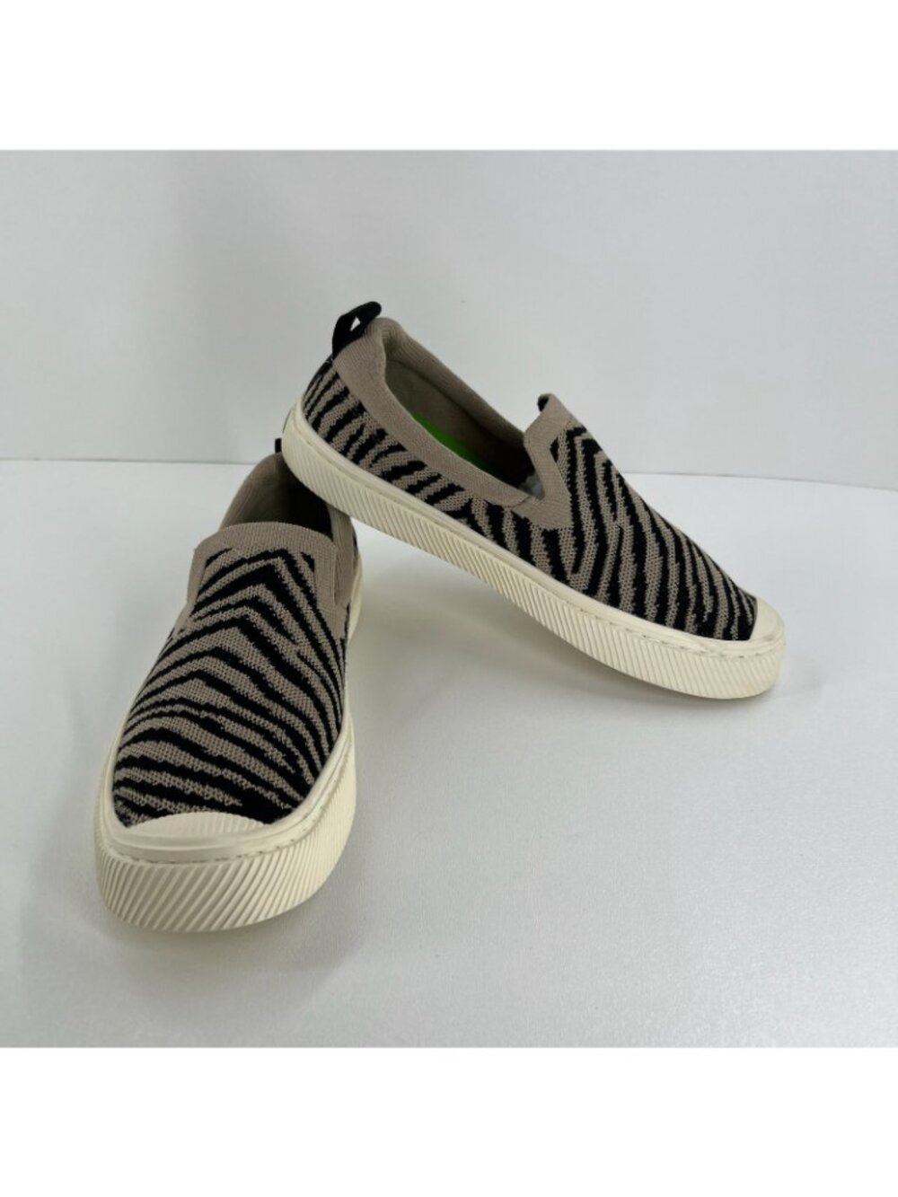 Cariuma IBI Slip On Zebra Print Knit Sneakers Womens US 9 Breathable Taupe Black - Picture 9 of 12
